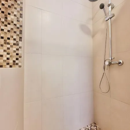 The Valley View Apartament